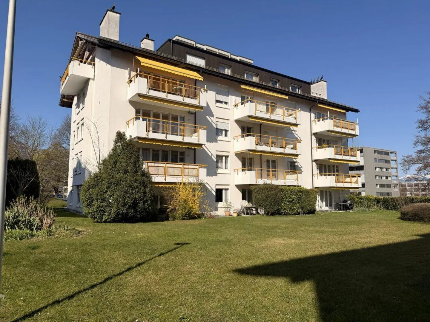 Appartamento affascinante e adatto alle famiglie con 4.5 stanze nella migliore posizione residenziale - Foto 1 di 9