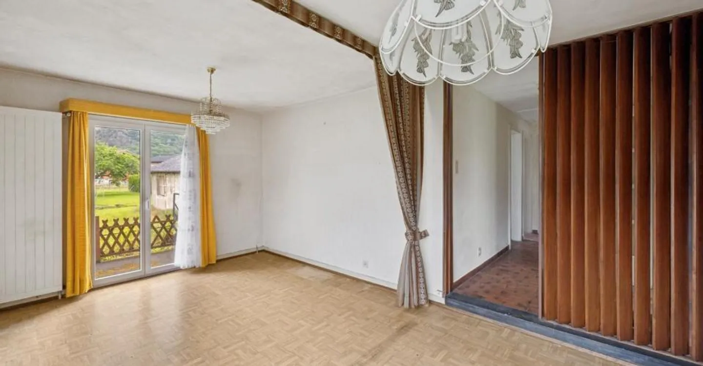 Villa indipendente da ristrutturare - Foto 2 di 12