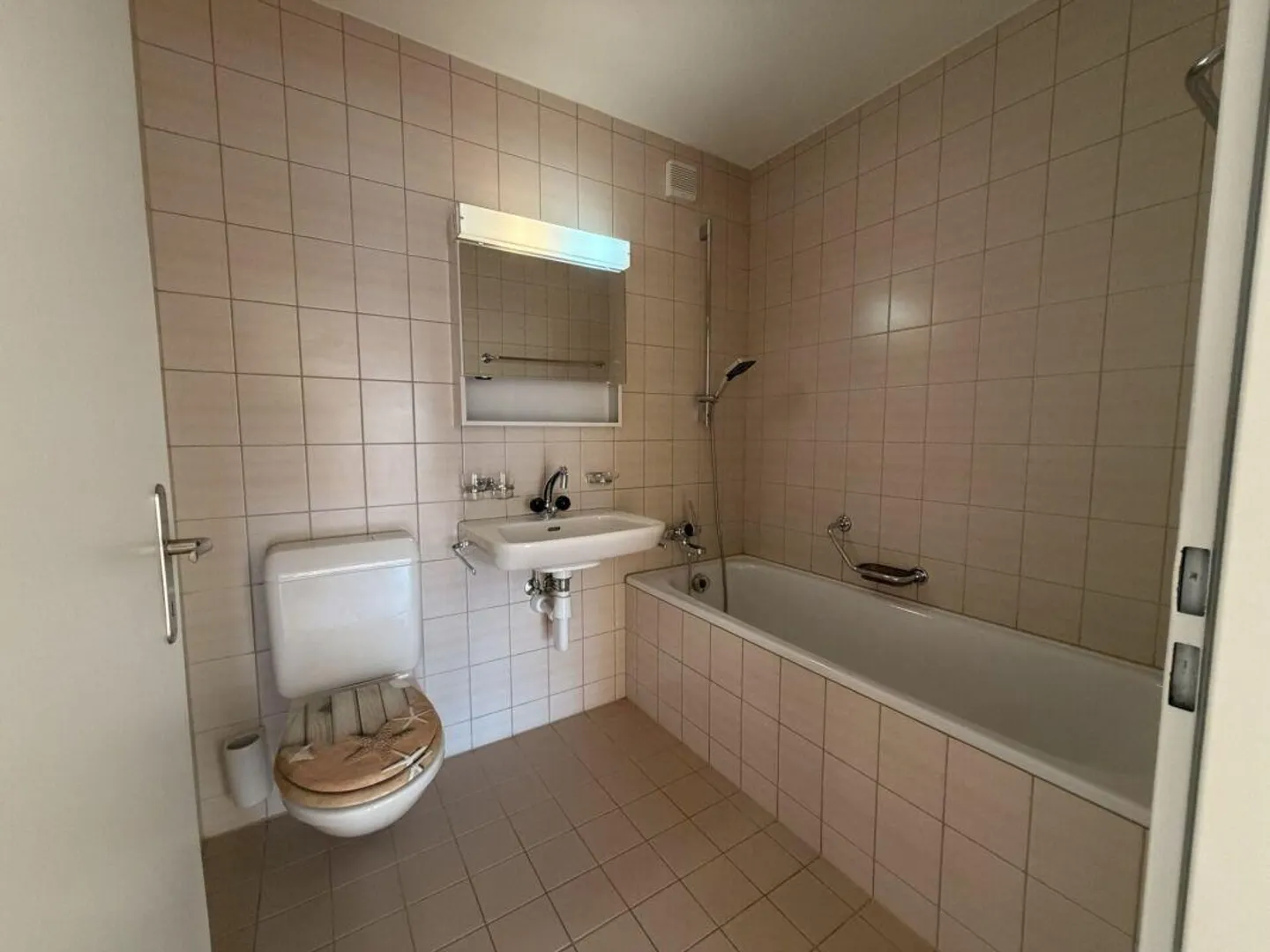 Appartamento affascinante e adatto alle famiglie con 4.5 stanze nella migliore posizione residenziale - Foto 6 di 9