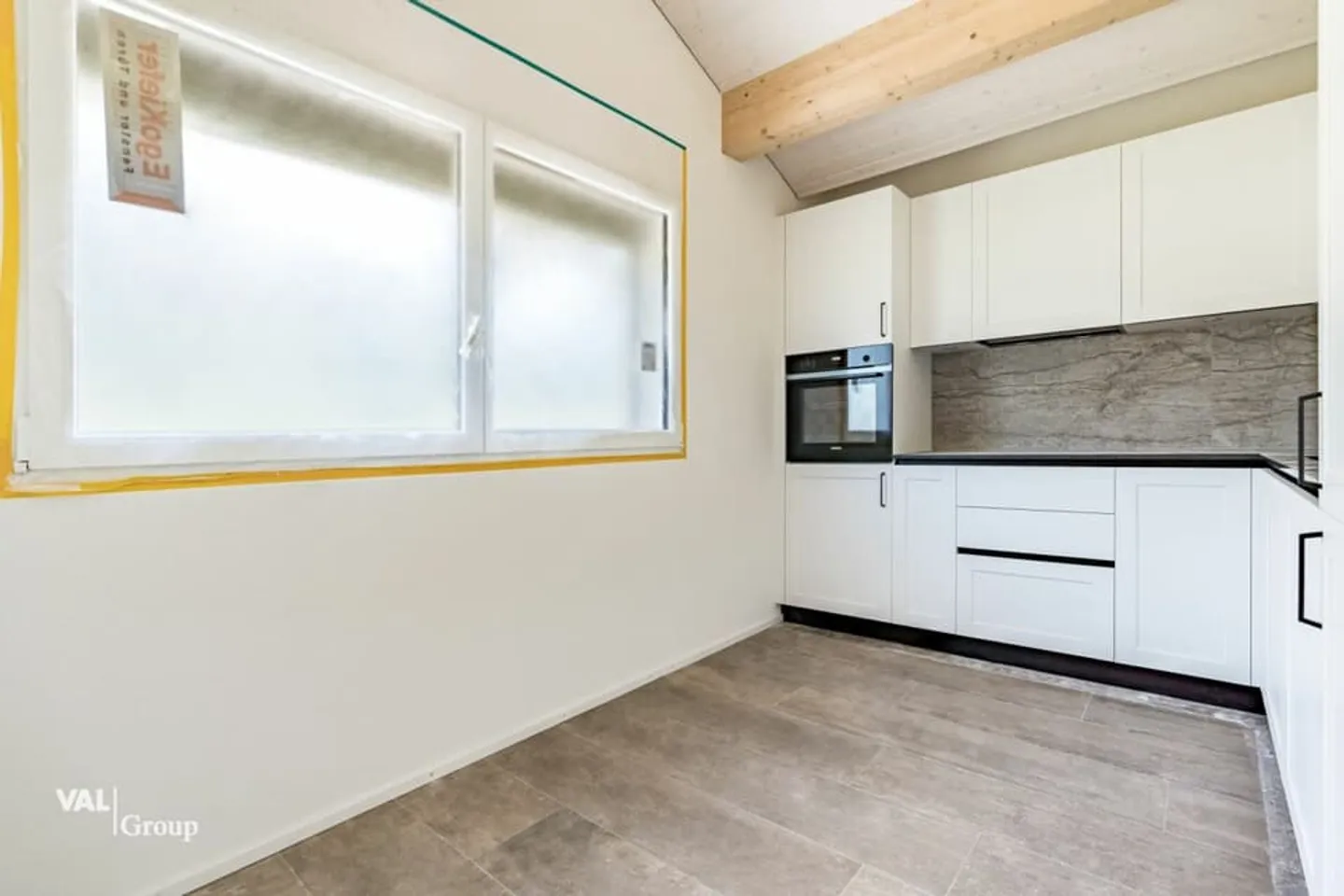 Magnifico attico di 3,5 stanze nuovo con balcone - Foto 3 di 9
