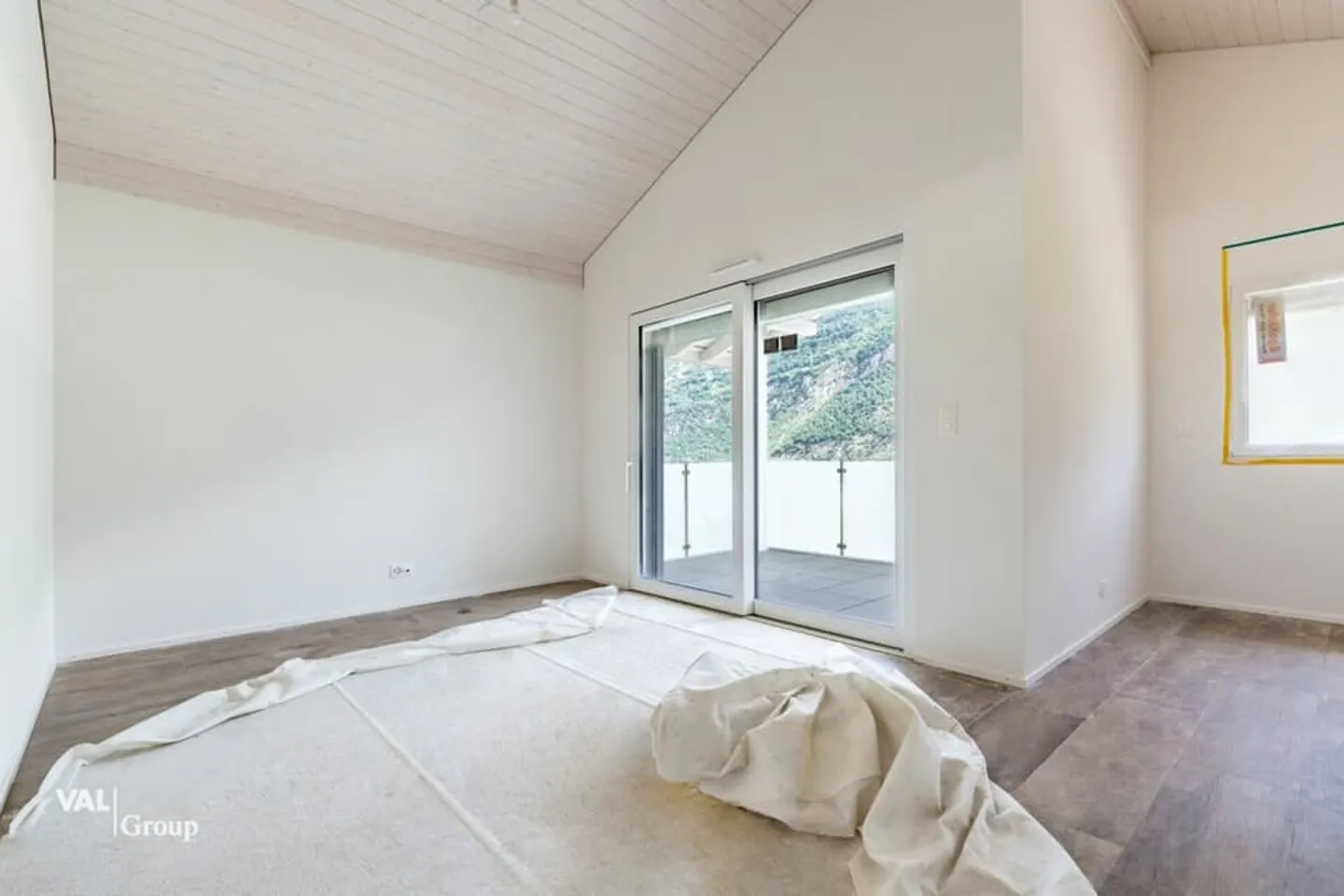 Magnifico attico di 3,5 stanze nuovo con balcone - Foto 4 di 9
