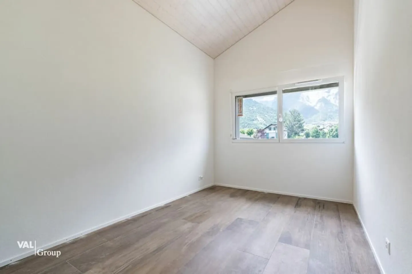 Magnifico attico di 3,5 stanze nuovo con balcone - Foto 5 di 9