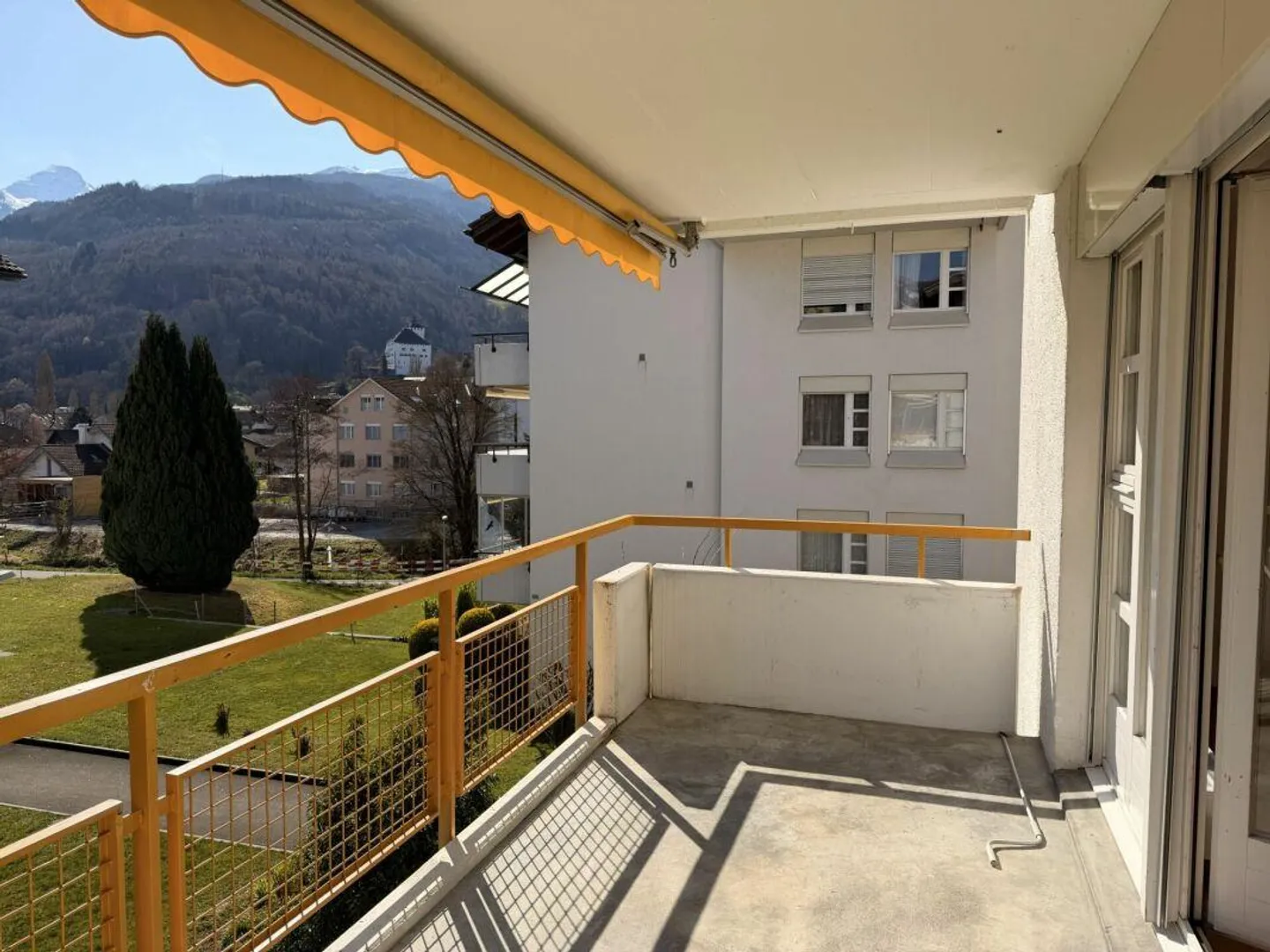 Appartamento affascinante e adatto alle famiglie con 4.5 stanze nella migliore posizione residenziale - Foto 8 di 9