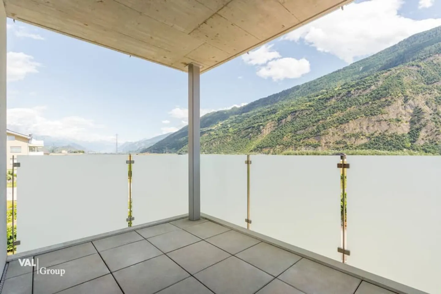 Magnifico attico di 3,5 stanze nuovo con balcone - Foto 7 di 9