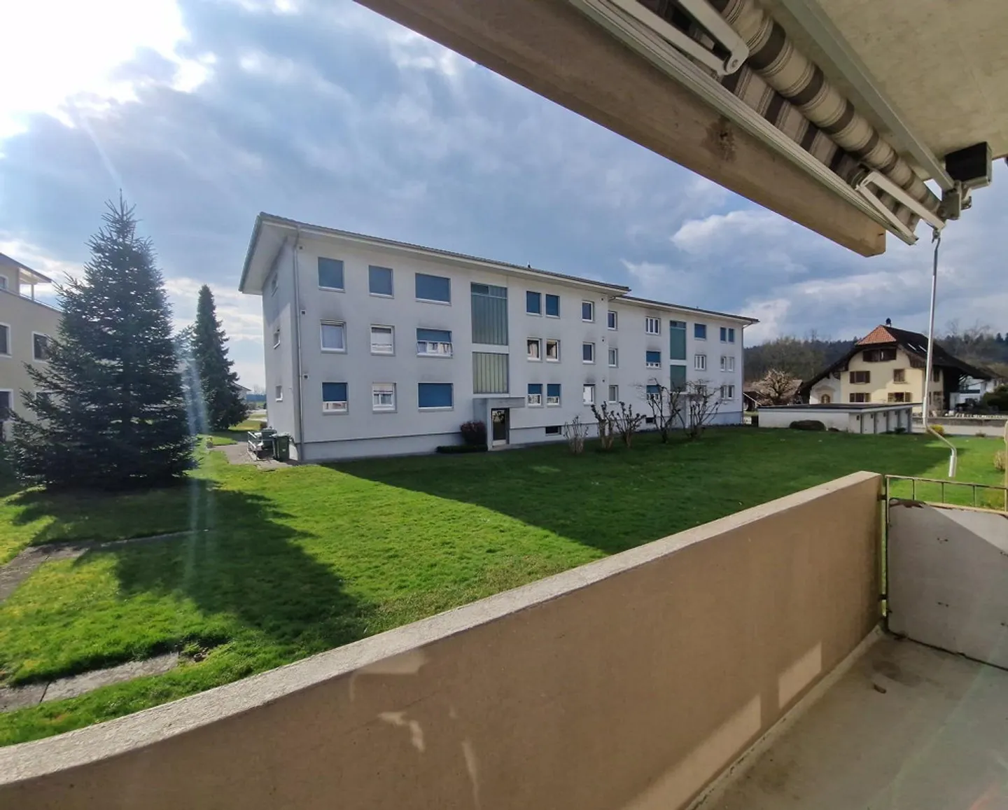 Renovierte Wohnung mit Gartensicht - Foto 1 von 9