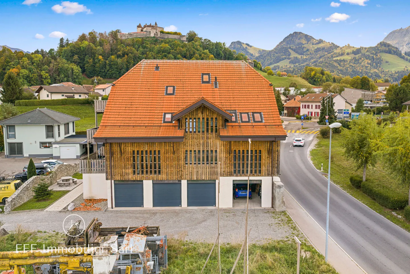 Charming Attic Apartment with Castle View - Photo 4 of 19
