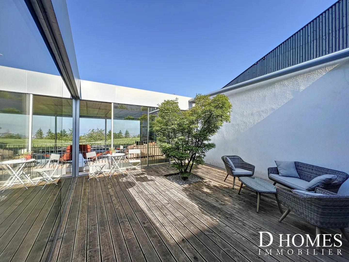 Moderne Villa mit Seeblick - Foto 3 von 13