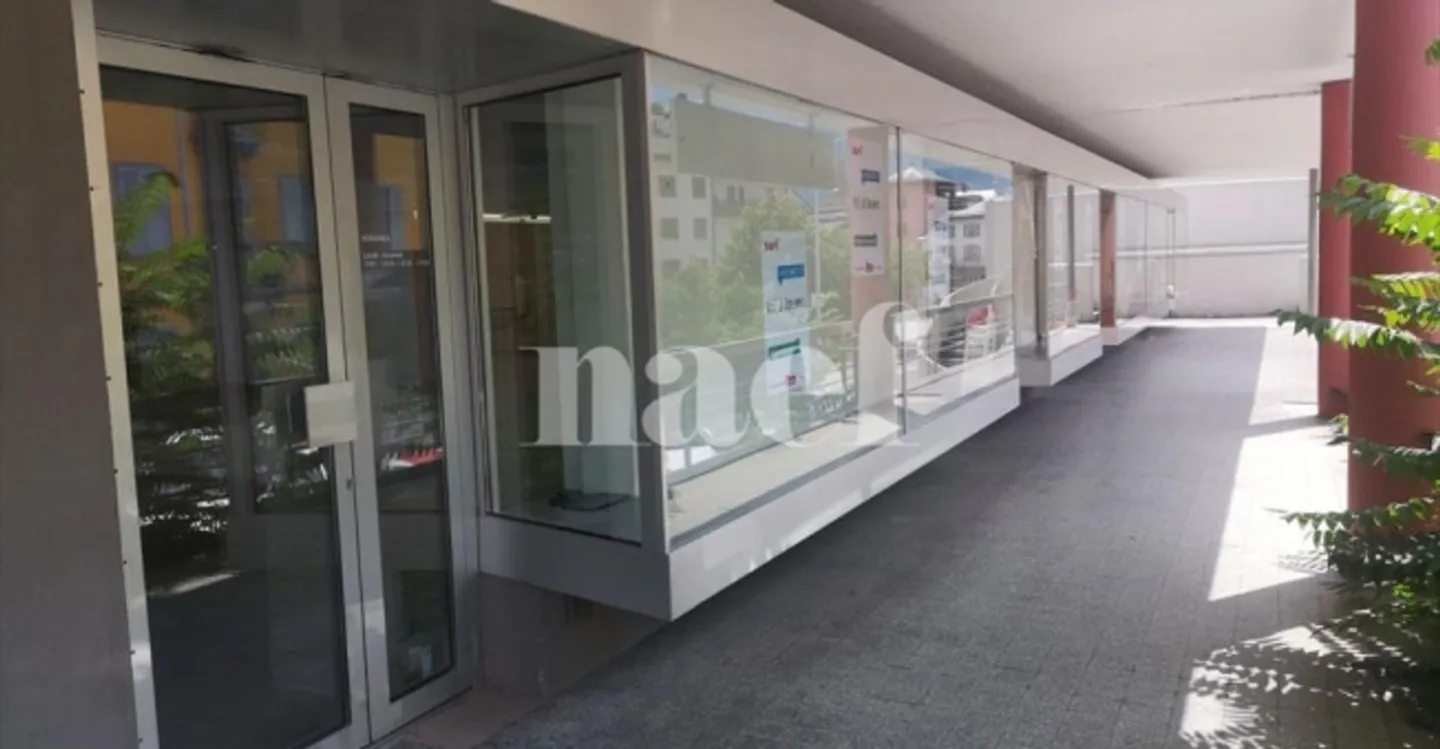 Edificio ad uso misto in affitto - Foto 4 di 11