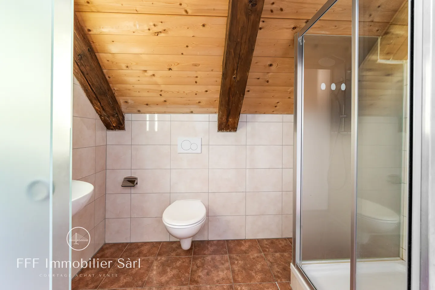 Charming Attic Apartment with Castle View - Photo 14 of 19