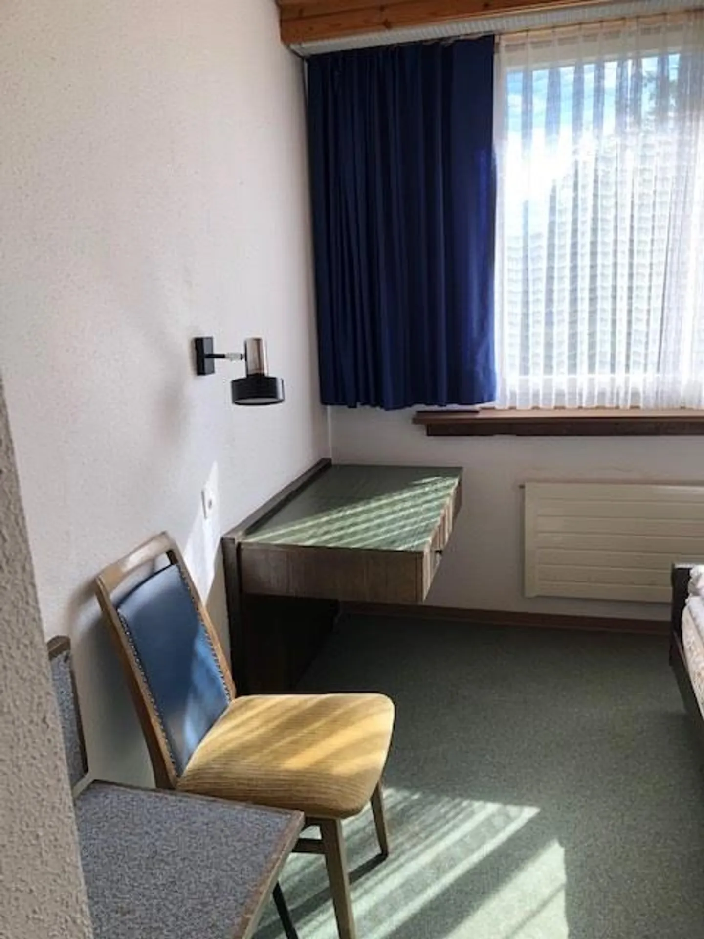 Möbliertes Zimmer mit eigenem Bad - Foto 4 von 7