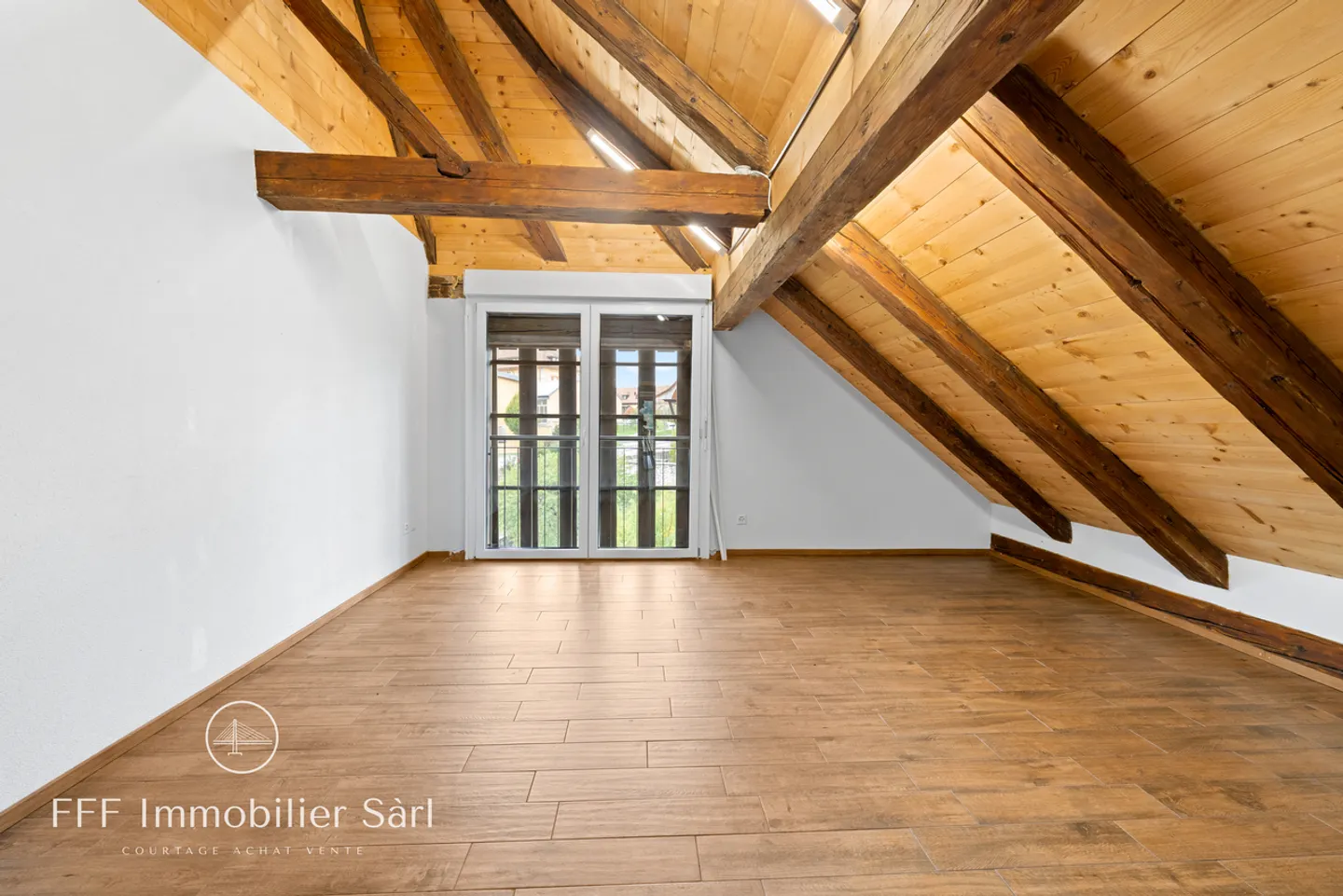 Charming Attic Apartment with Castle View - Photo 13 of 19