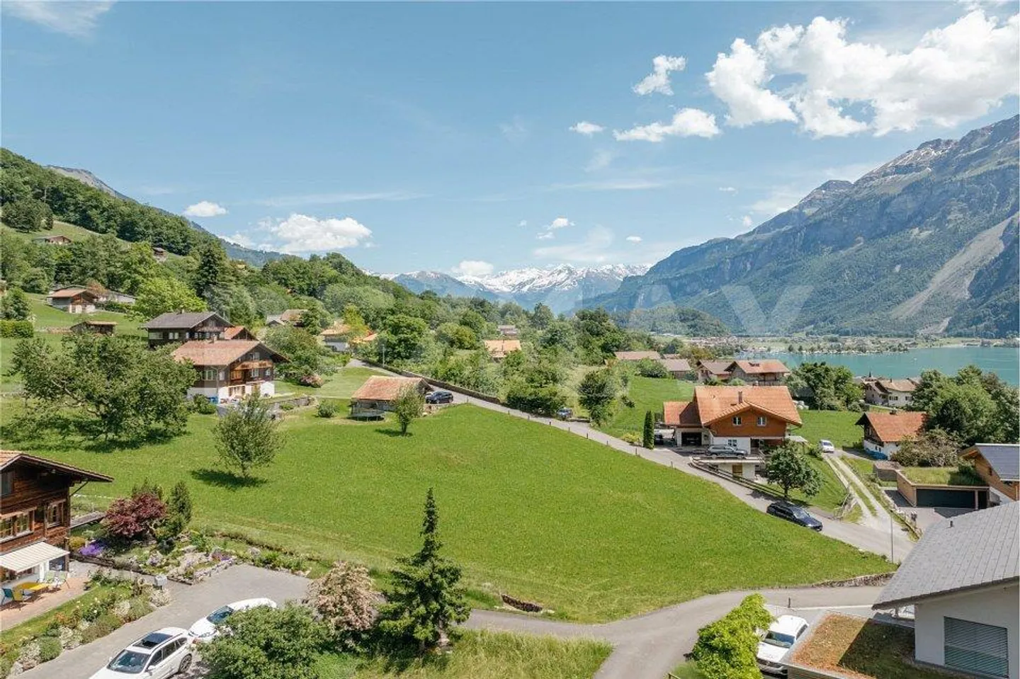 Fantastique parcelle de terrain à bâtir avec vue sur le lac dans un emplacement absolument calme - Photo 8 sur 11