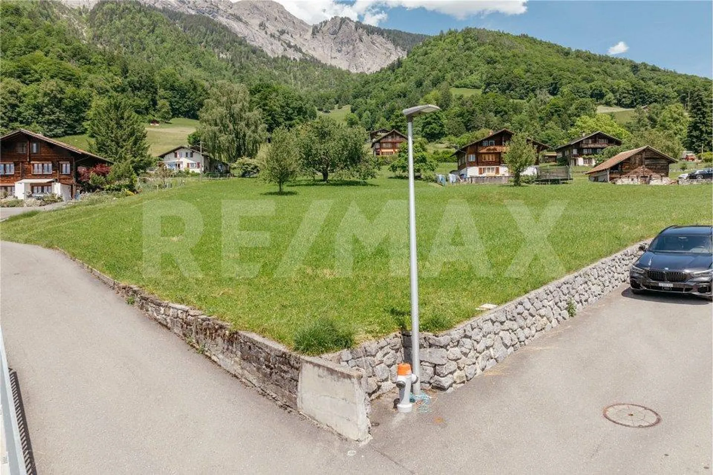 Fantastique parcelle de terrain à bâtir avec vue sur le lac dans un emplacement absolument calme - Photo 11 sur 11
