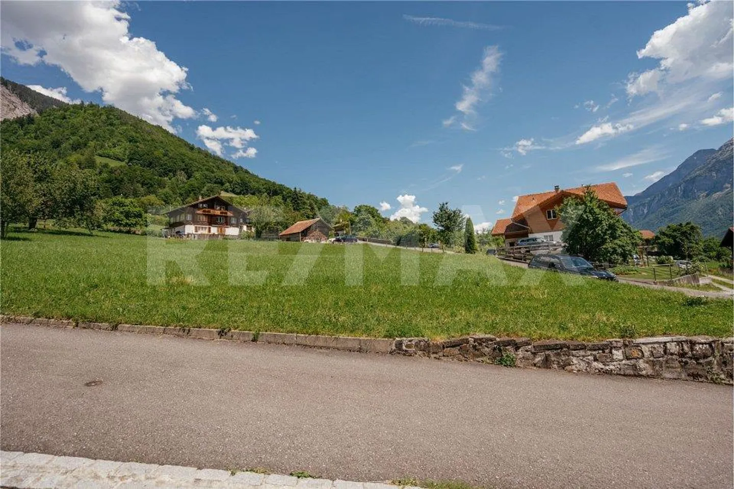 Fantastique parcelle de terrain à bâtir avec vue sur le lac dans un emplacement absolument calme - Photo 10 sur 11