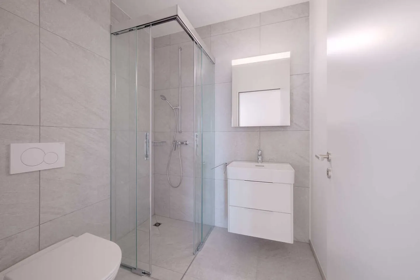 Modern Living - Photo 3 of 10