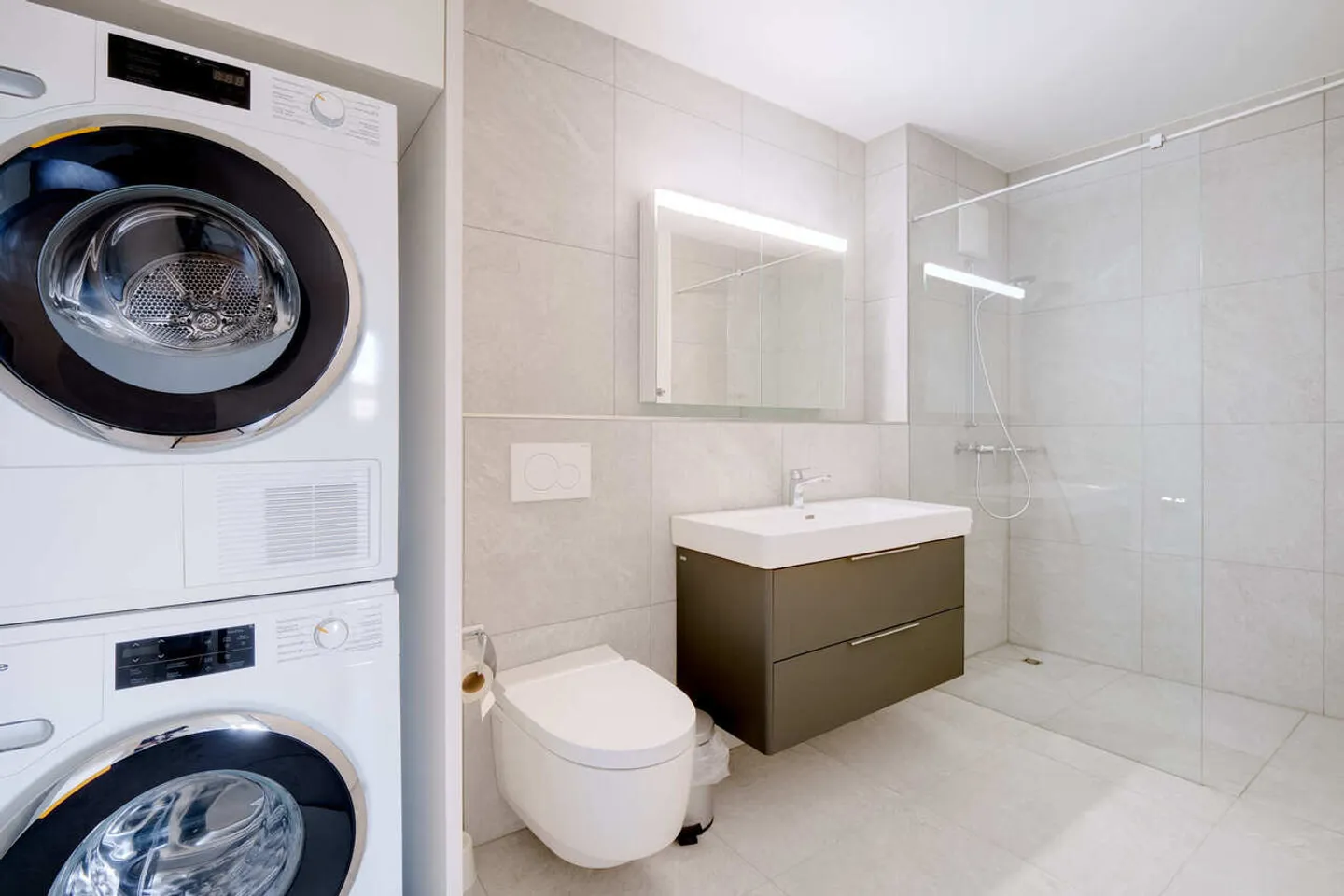 Modern Living - Photo 7 of 10