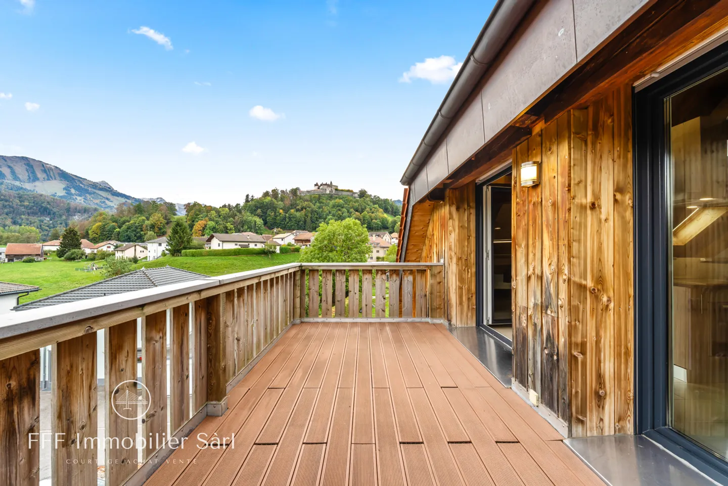 Charming Attic Apartment with Castle View - Photo 18 of 19