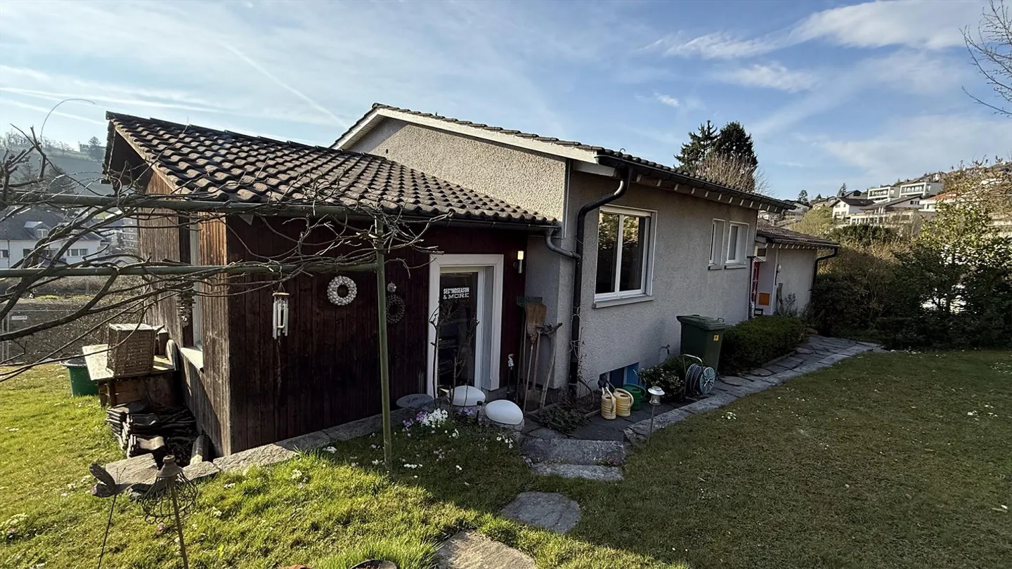 Incantevole Casa Familiare con Giardino - Foto 5 di 24