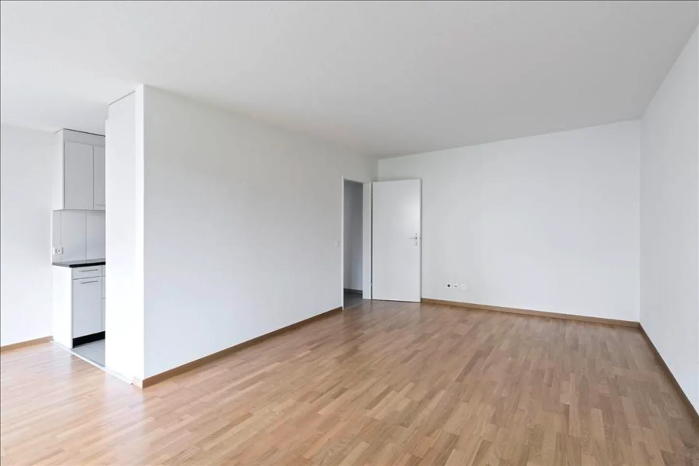 Here you feel at home - Rent without deposit! - Photo 2 of 10