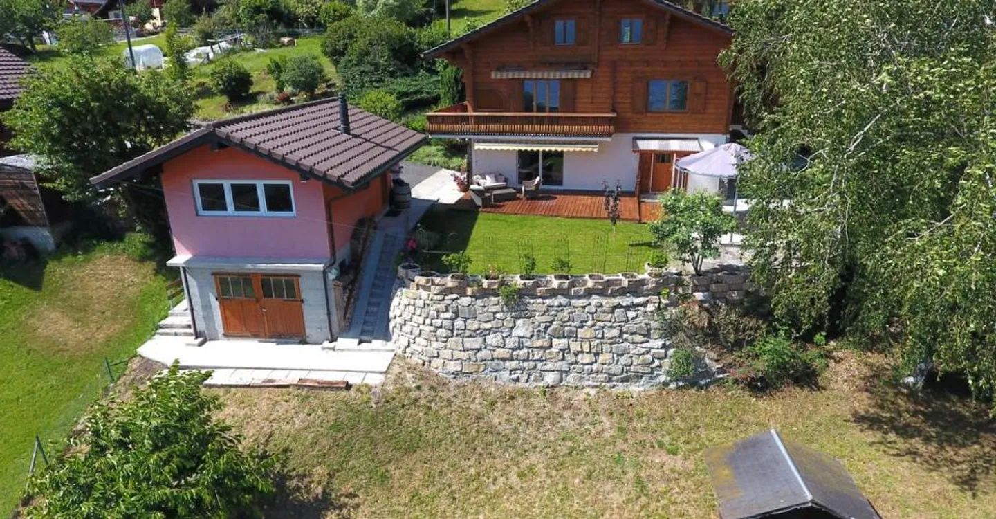 Chalet Incantevole con Vista Mozzafiato - Foto 3 di 13