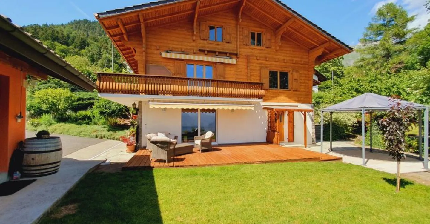 Chalet Incantevole con Vista Mozzafiato - Foto 4 di 13