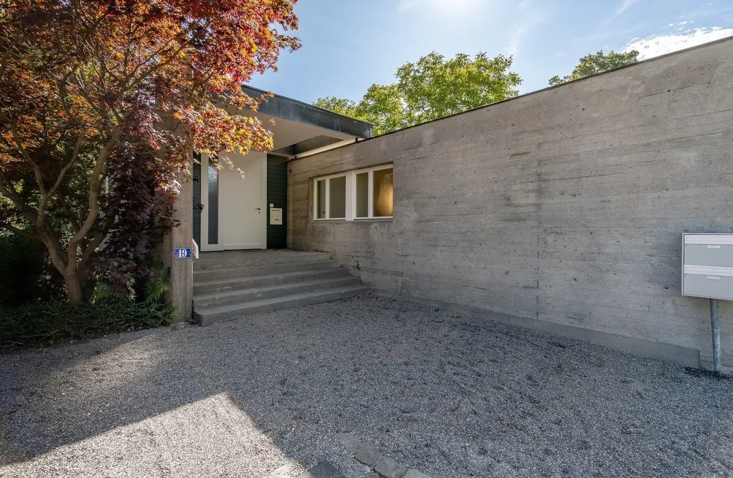 Casa unifamiliare da sogno di 7,5 locali con grande giardino e due ingressi - Foto 1 di 20
