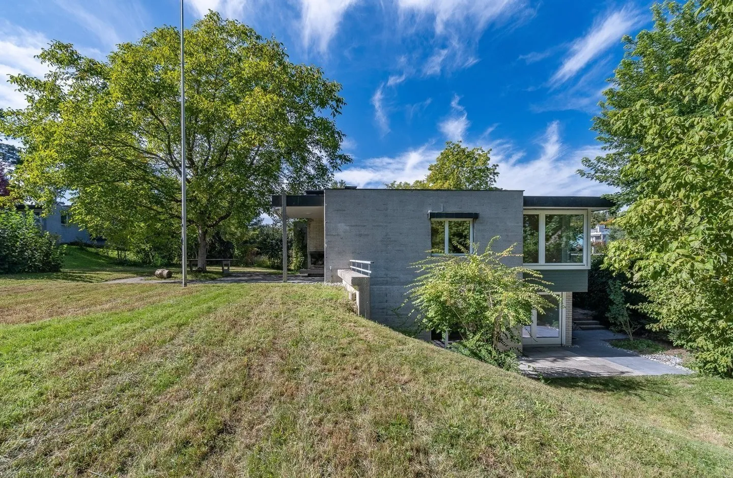 Casa unifamiliare da sogno di 7,5 locali con grande giardino e due ingressi - Foto 2 di 20