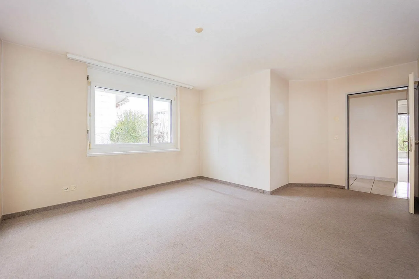 Attractive Garden Apartment with Top Infrastructure - Photo 12 of 13