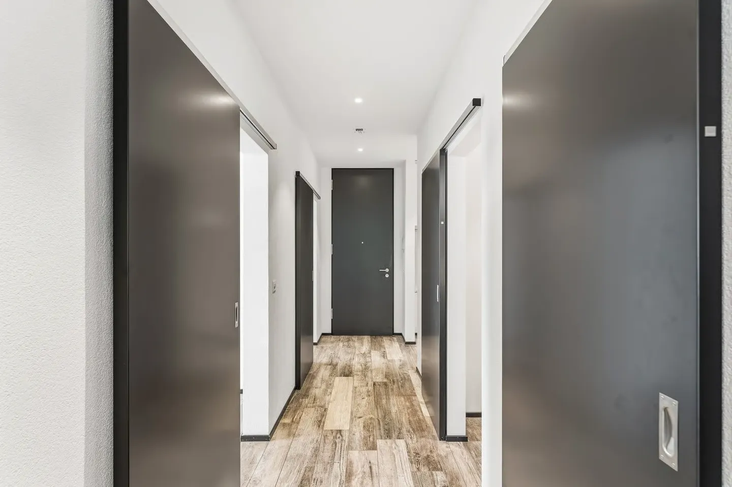 Stilvolle Wohnung mit Stadtblick - Foto 3 von 24