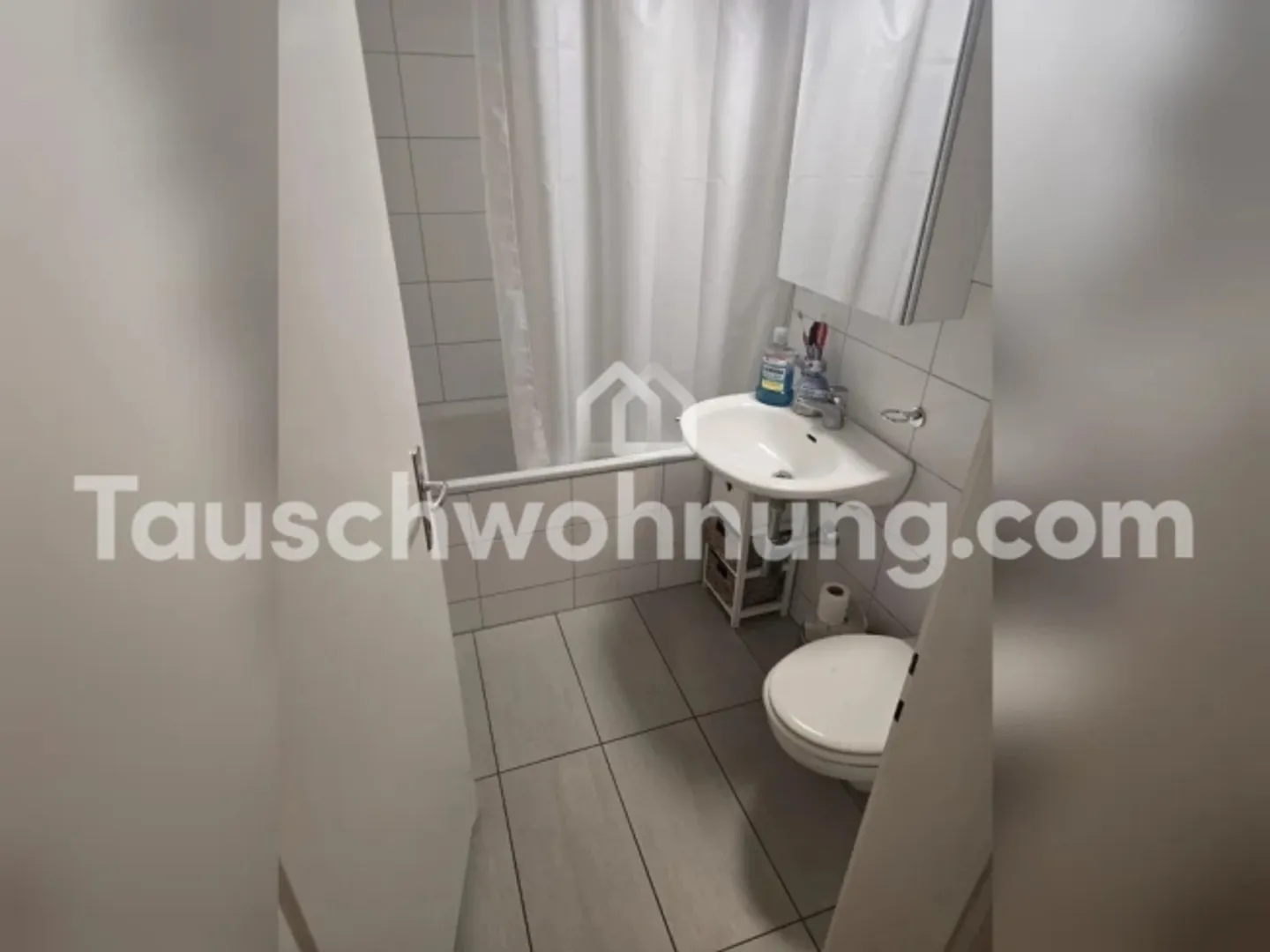 Échange d'un appartement de 2 pièces avec jardin + garage à Wollishofen - Photo 5 sur 9