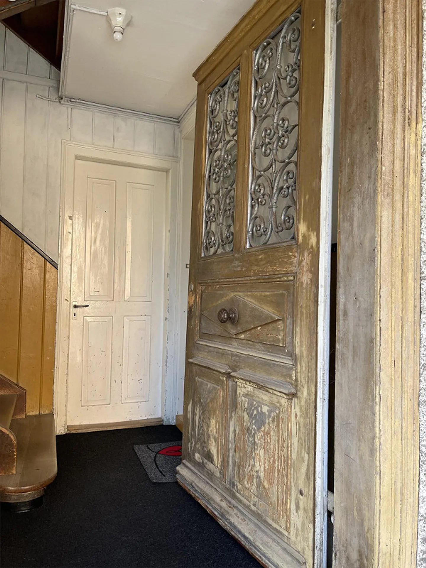 Wohnen im historischen Chalet mit drei kleinen Wohnungen - Foto 2 von 10