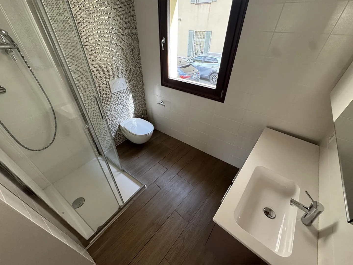 Modernes Büro mit 3,5 Zimmern zur Miete in Chiasso - Foto 3 von 8