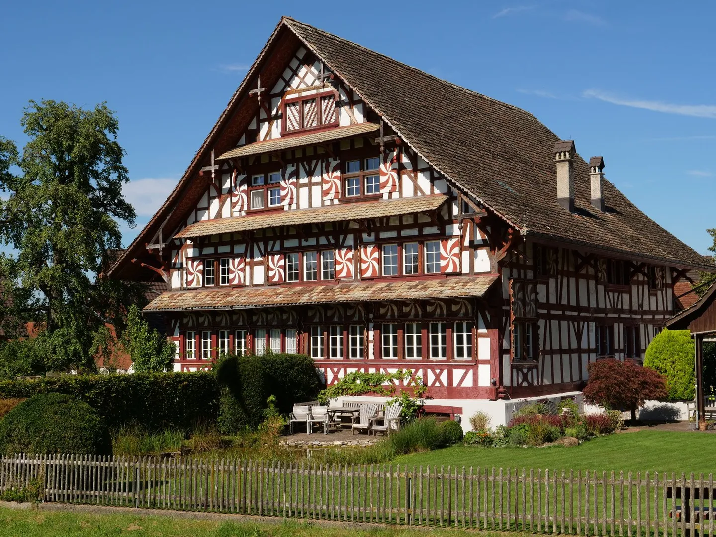 SPACIOUS 3 1/2-ROOM APARTMENT, PARTIAL LAKE VIEW, SUNNY, QUIET, IN THE MIDDLE OF THE VILLAGE - Photo 10 of 11