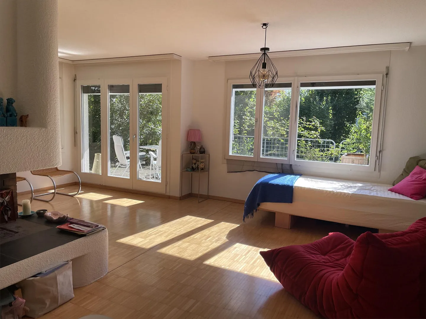 Küsnacht: Fireplace, Parking Space, Bathtub, Terrace & Private Garden - Photo 1 of 14