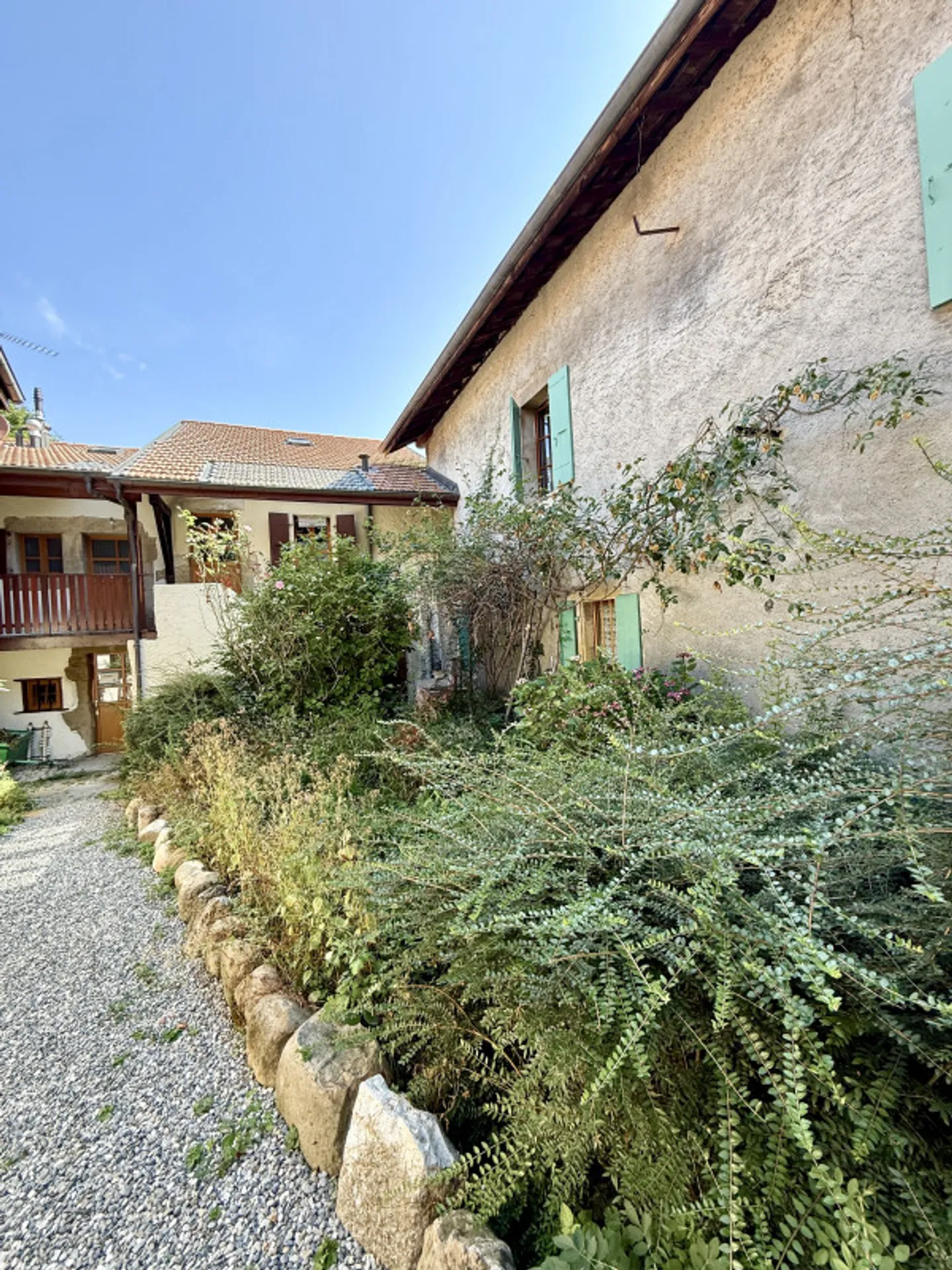 Eligible Casatax, Village House in the Heart of Landecy - Photo 2 of 12