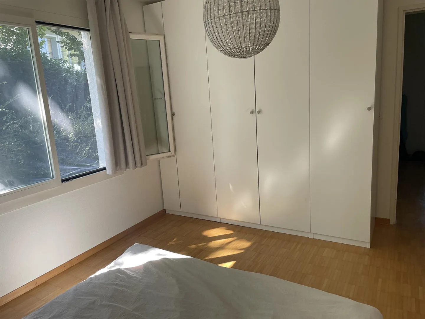 Küsnacht: Fireplace, Parking Space, Bathtub, Terrace & Private Garden - Photo 6 of 14