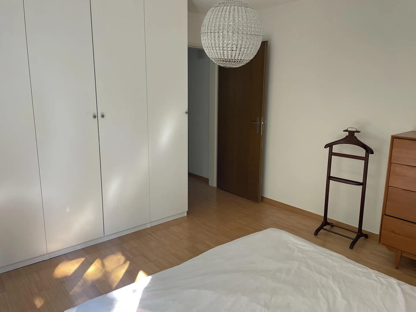 Küsnacht: Fireplace, Parking Space, Bathtub, Terrace & Private Garden - Photo 7 of 14