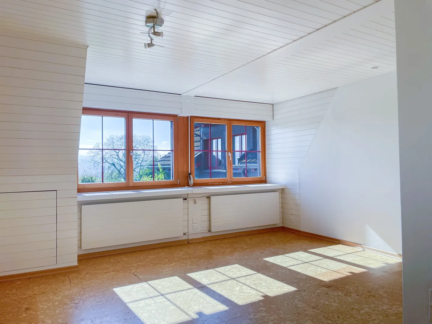 Grande casa unifamiliare con paesaggio da giardino idilliaco e assoluta tranquillità - Foto 9 di 19