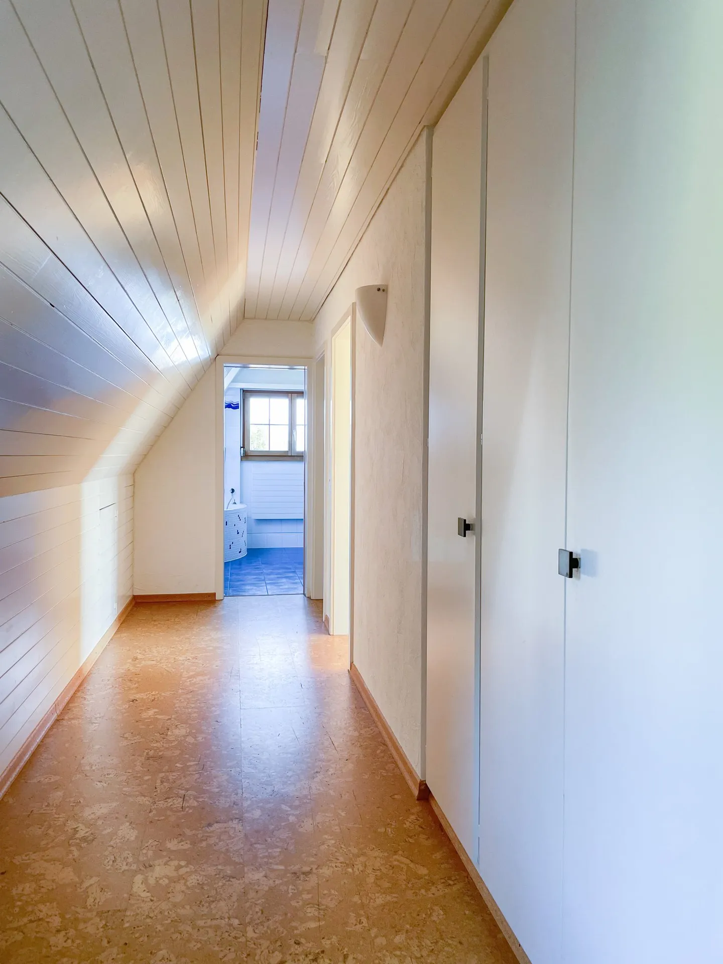 Grande casa unifamiliare con paesaggio da giardino idilliaco e assoluta tranquillità - Foto 12 di 19