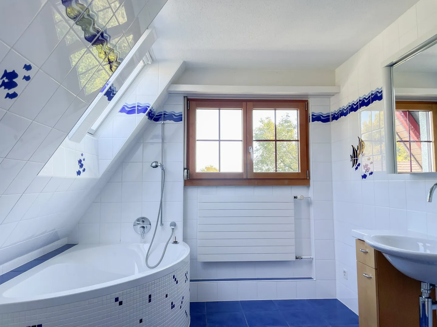 Grande casa unifamiliare con paesaggio da giardino idilliaco e assoluta tranquillità - Foto 13 di 19