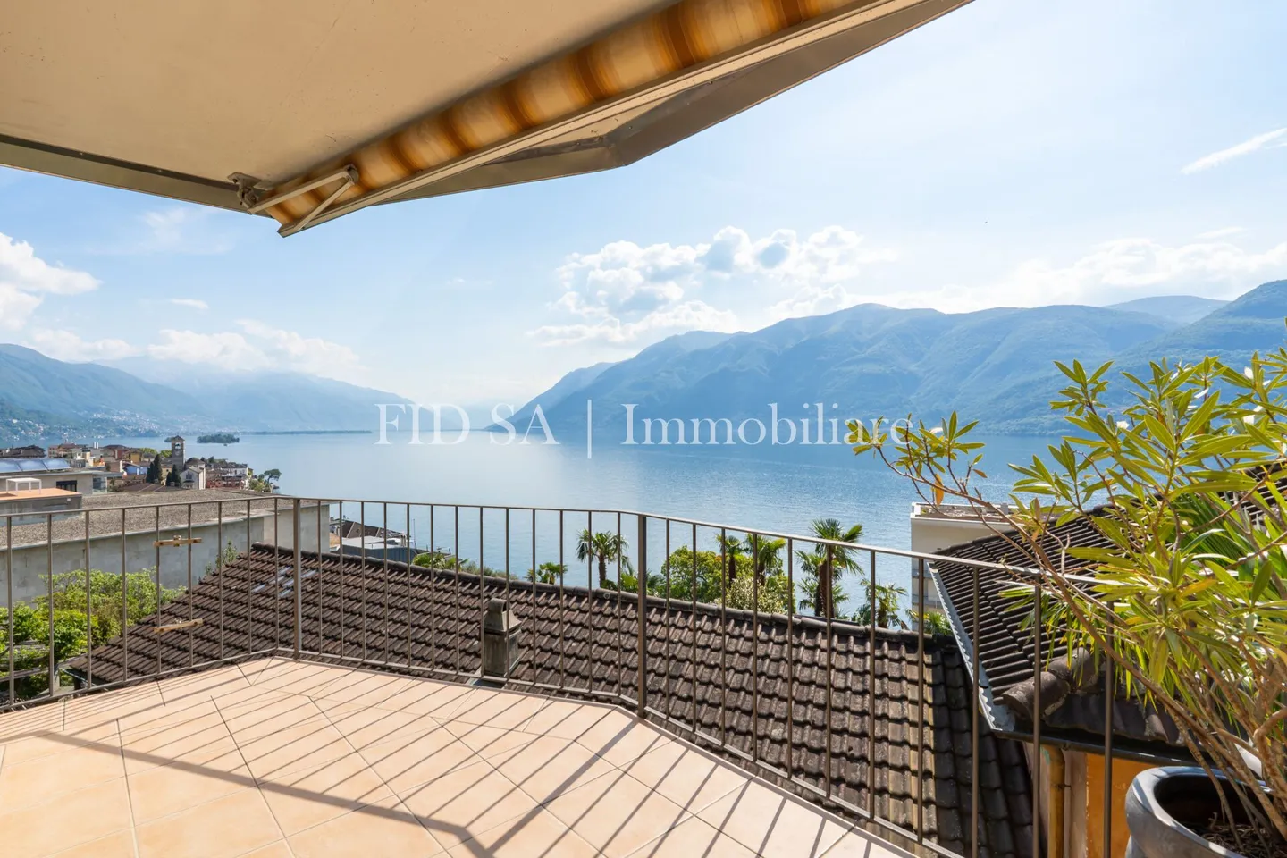 BRISSAGO - Appartamento con vista lago in una proprietà ben tenuta con 4 unità - Foto 1 di 7