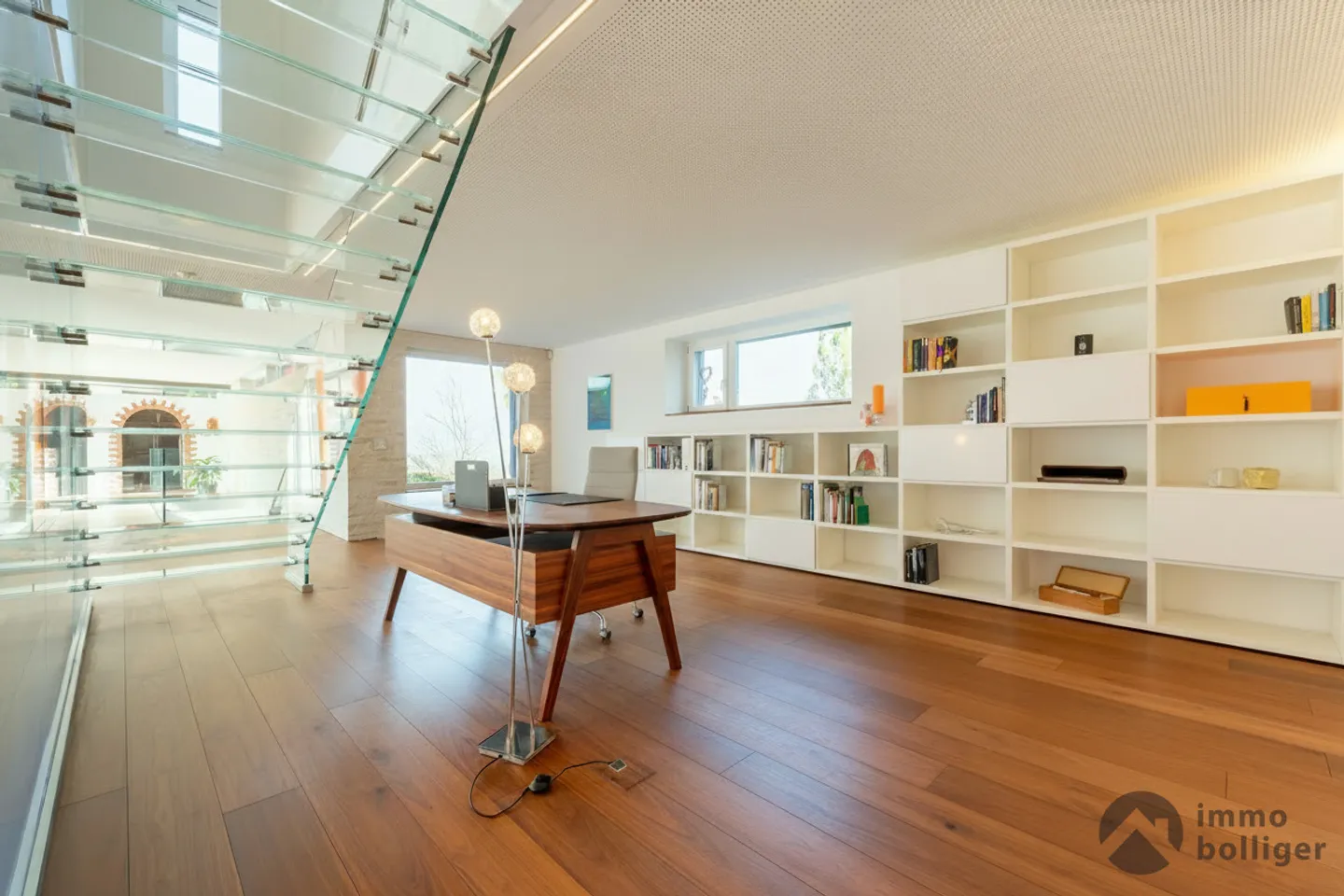 Aussergewöhnliches Einfamilienhaus - Foto 3 von 16