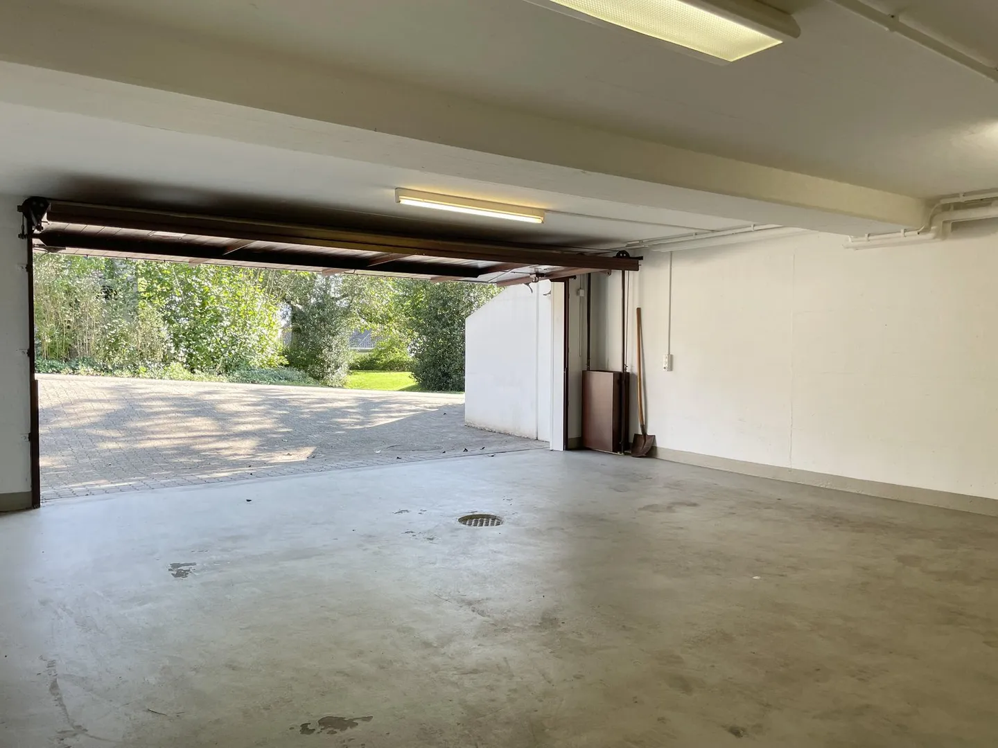 Grande casa unifamiliare con paesaggio da giardino idilliaco e assoluta tranquillità - Foto 17 di 19