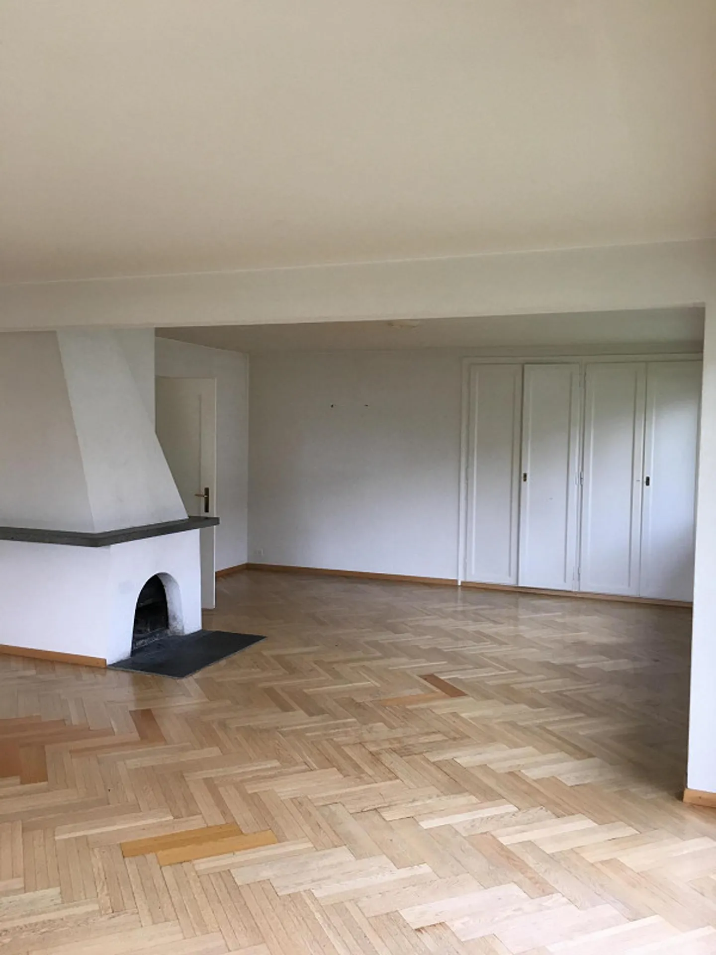 Geräumige Wohnung mit Balkon - Foto 5 von 8