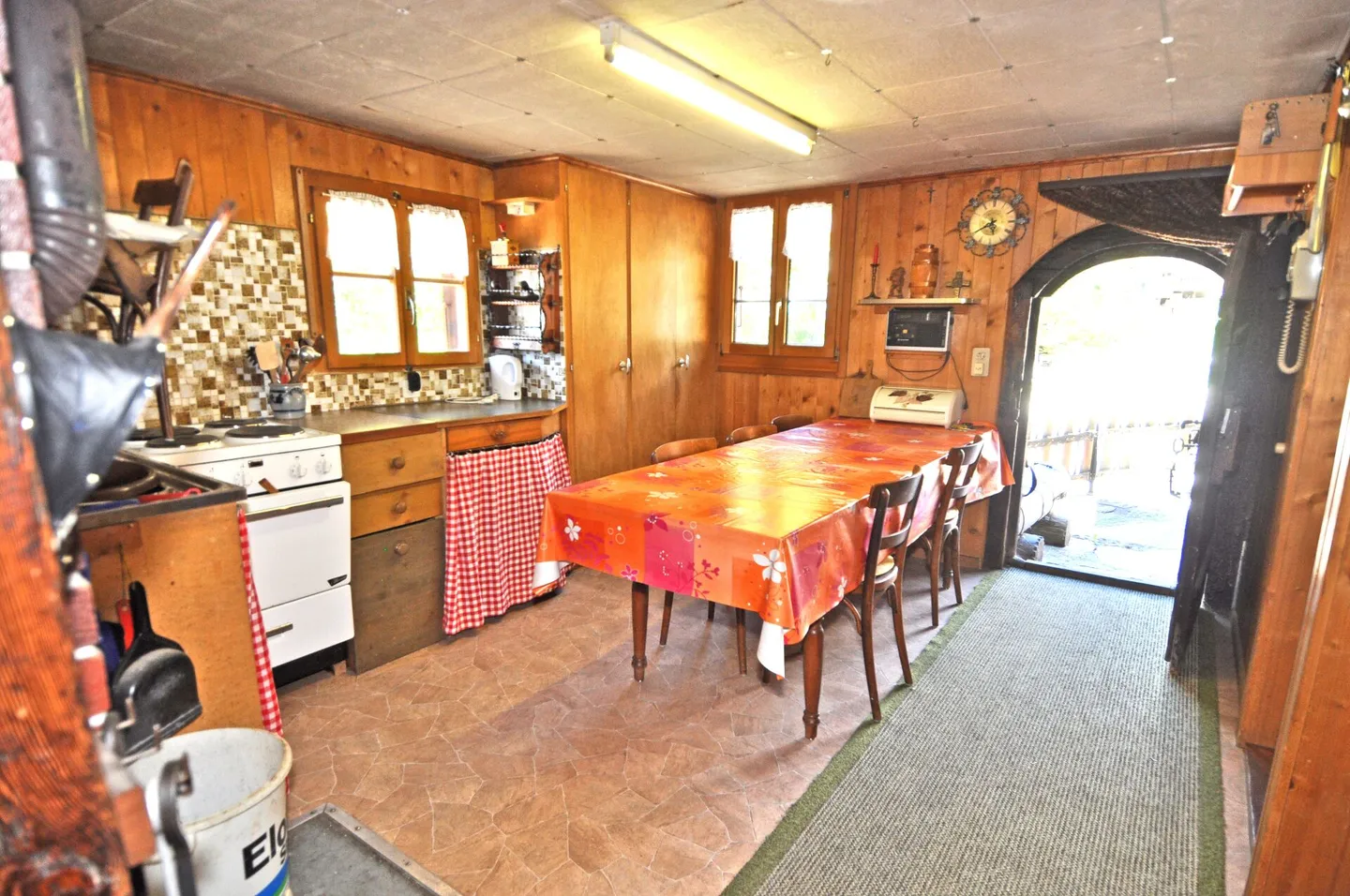 Residential building for sale - Photo 2 of 2