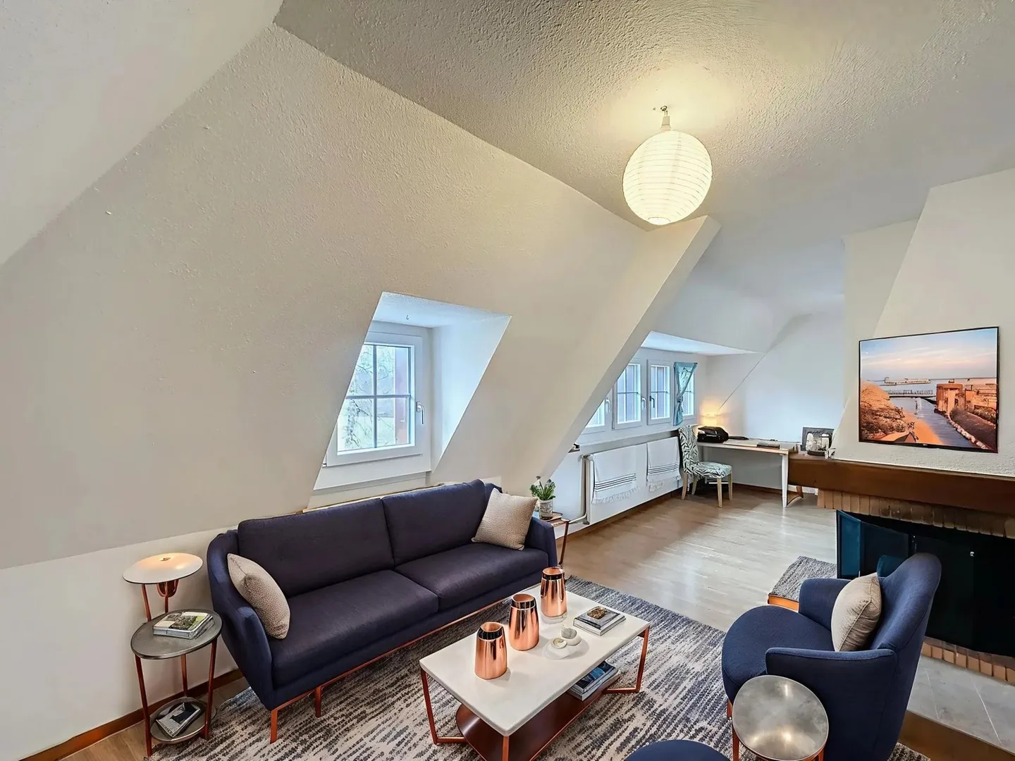 Appartamento affascinante sotto il tetto! Giardino condiviso! - Foto 2 di 5