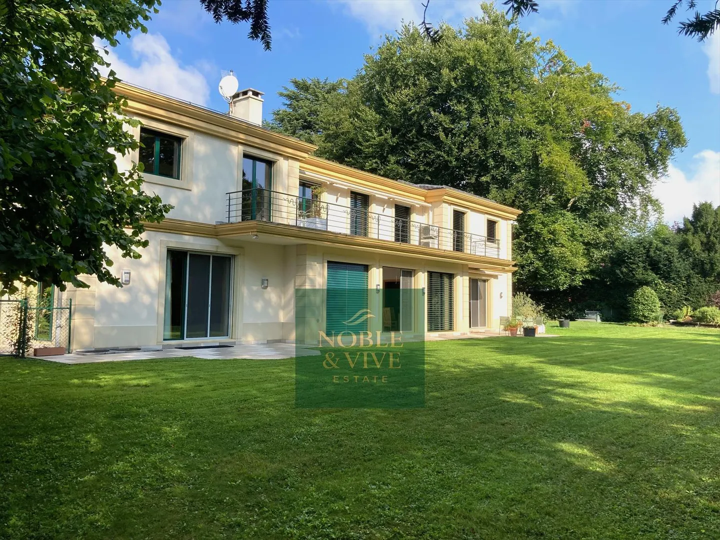 Villa mit 12 Zimmern - Foto 3 von 8