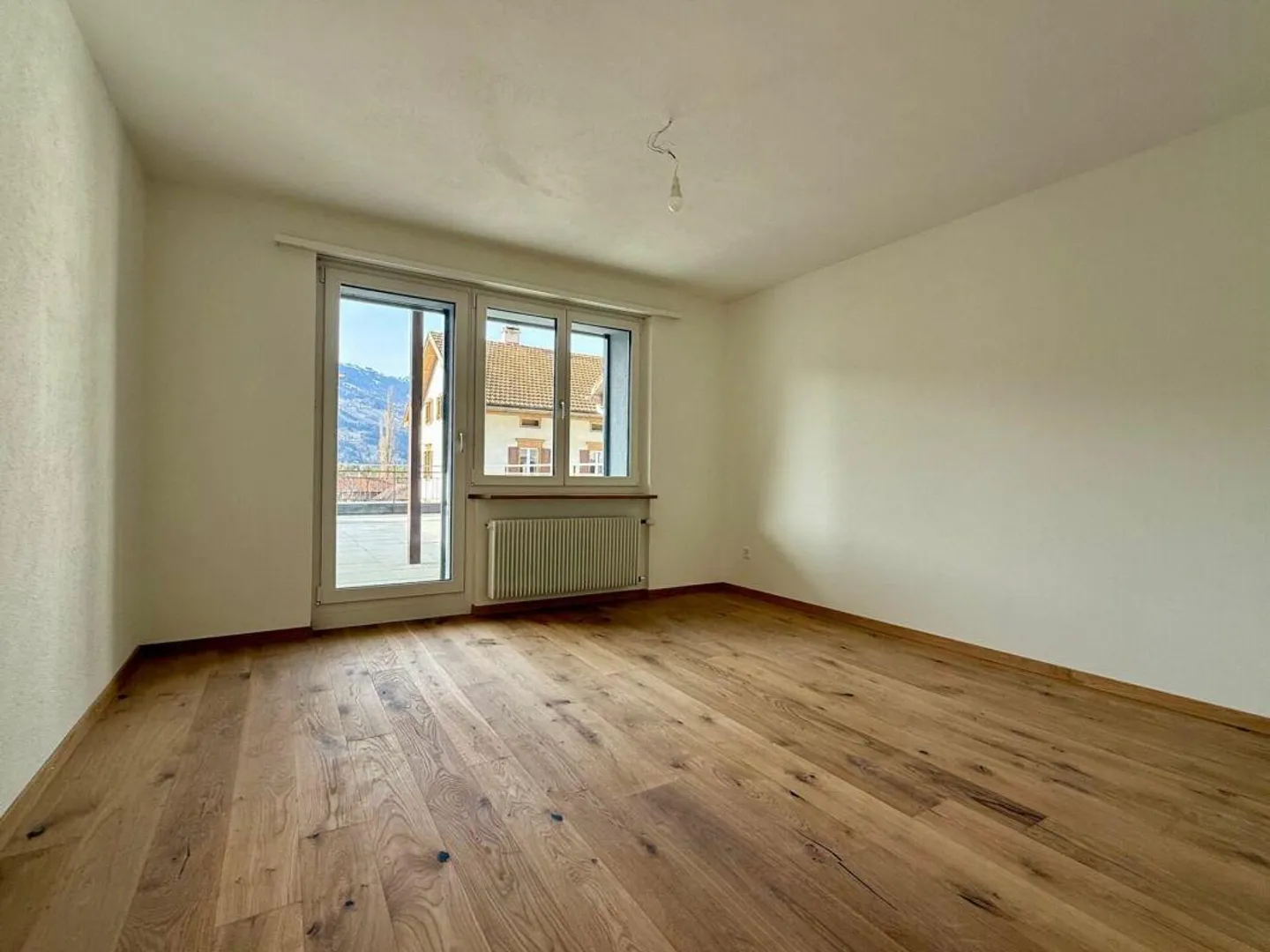 4-room apartment with mountain view - Photo 4 of 7