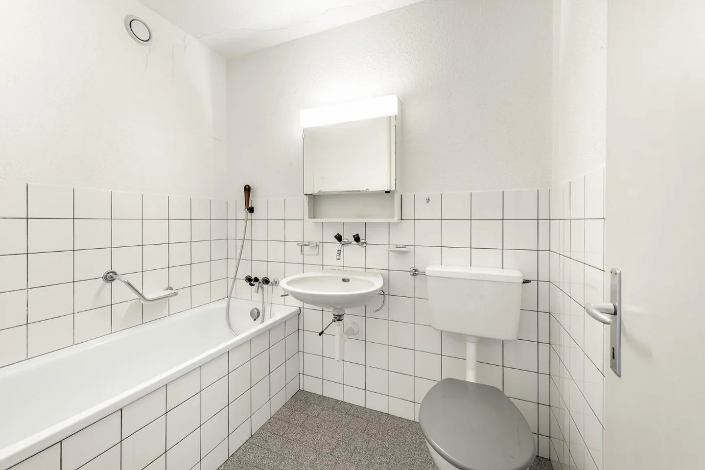 Appartamento di 3 stanze molto centrale con vista sul verde - Foto 8 di 12