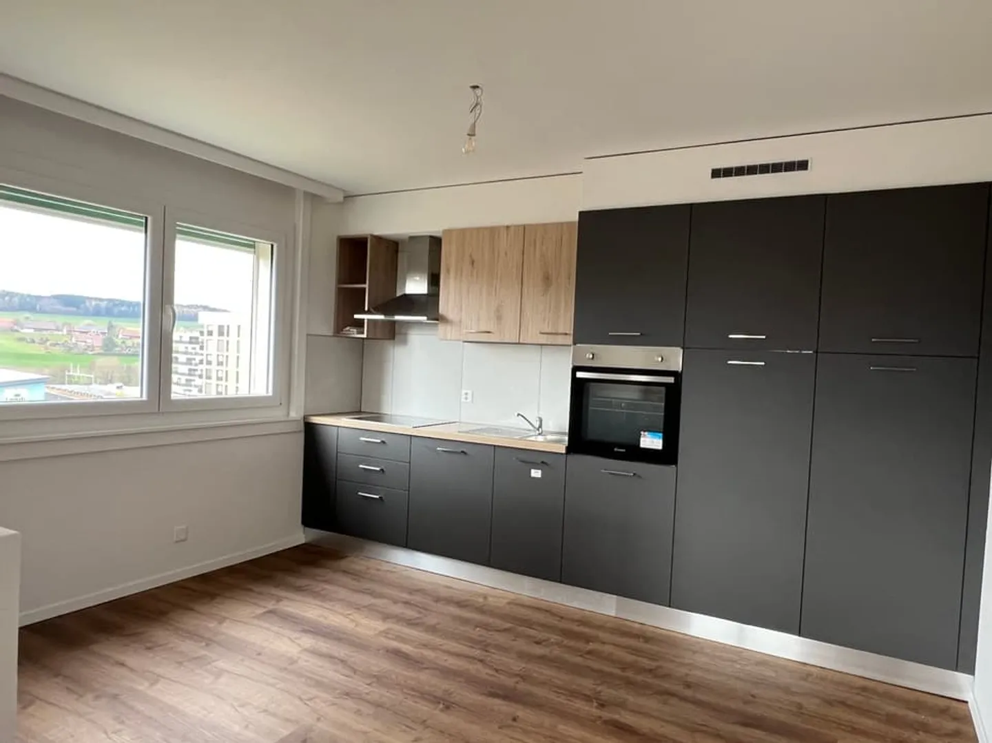 Appartamento 2.5 stanze completamente ristrutturato con balcone - Foto 1 di 6